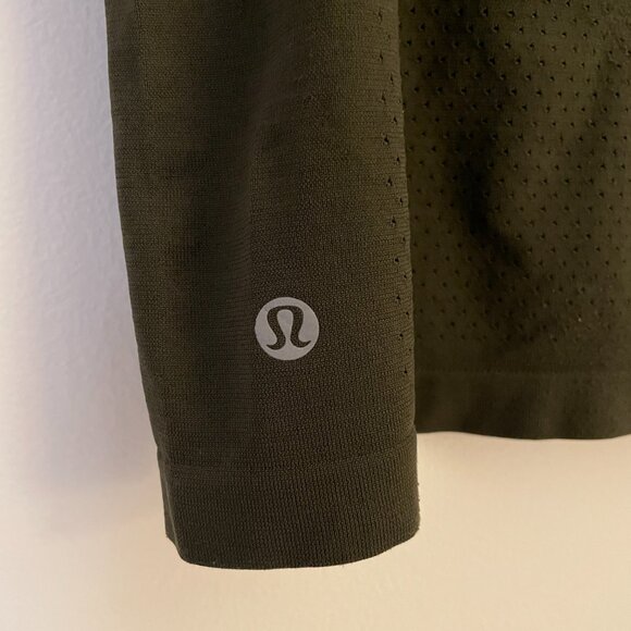 Lululemon Breeze By Muscle Crop Tank, Size 8, Pre-Owned - Fair Condition - Picture 8 of 10